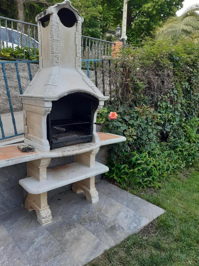 La Hojarasca Pensionat Cuevas Del Valle Exteriör bild