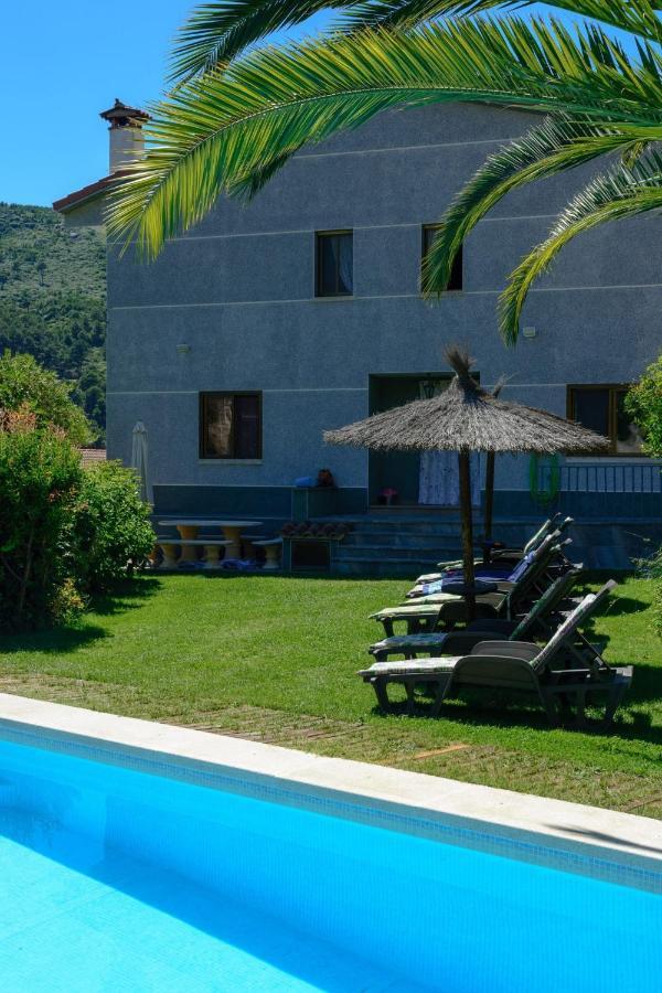 La Hojarasca Pensionat Cuevas Del Valle Exteriör bild